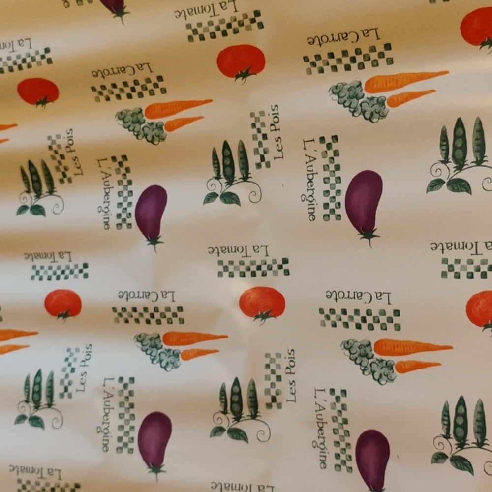 Rubbermaid Con-Tact Paper Covering La Carrote 🥕 La Tomate 🍅 L'Auburgine 🍆